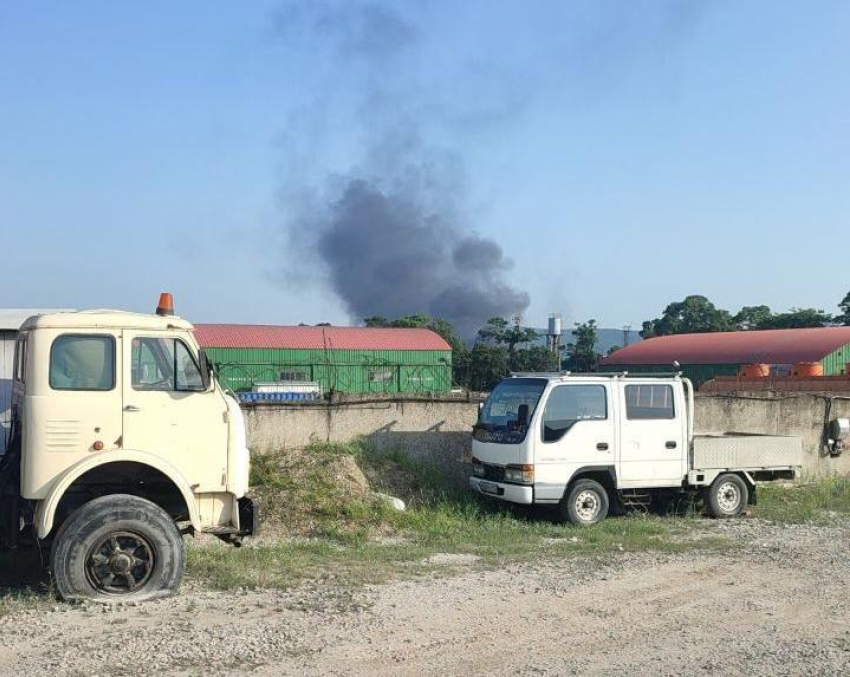 Появились подробности возгорания фуры рядом со складом под Новороссийском