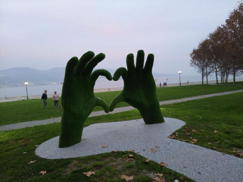 В Новороссийске отключили свет, газ и собираются стрелять