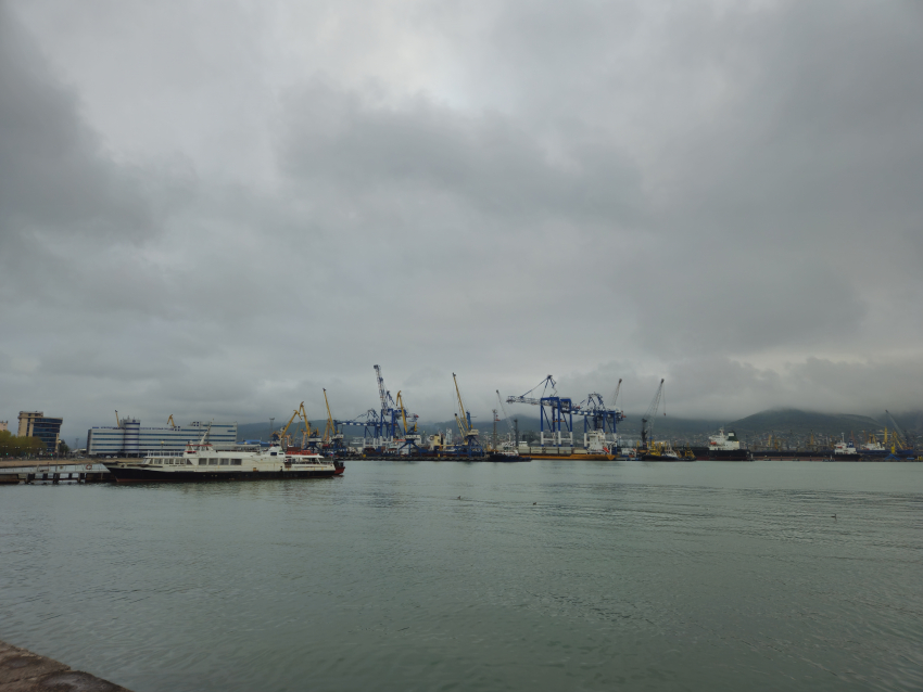 Гололёд и ветер вернутся на Черноморское побережье Новороссийска 